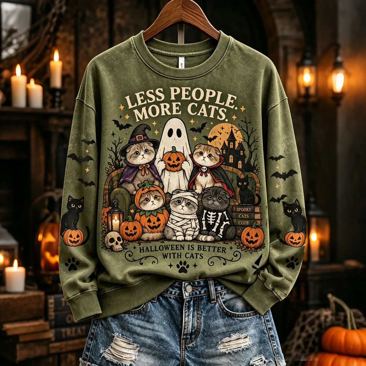 Women's Vintage Ctue Cat Halloween Crew-neck Sweatshirt